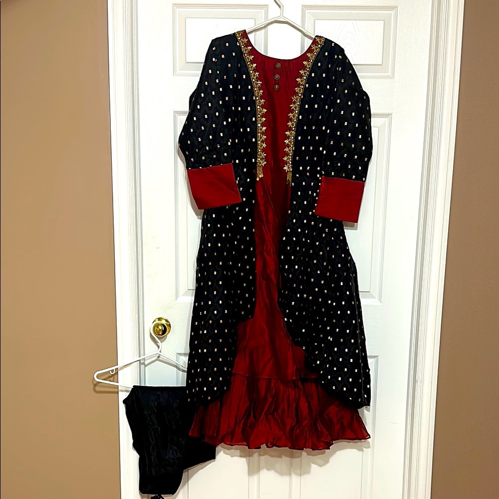 Elegant Red and Black gown 2pc